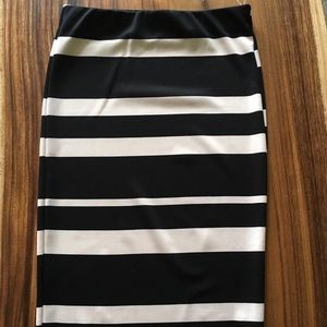 Long pencil skirt